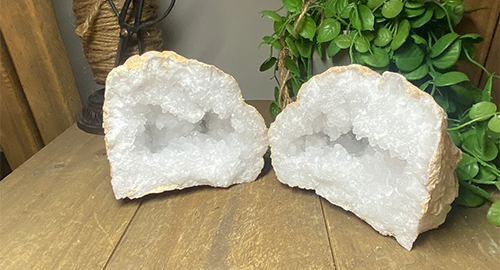 Unique Agate and Quartz Geode Gifts For Rockhounds and Nature Lovers