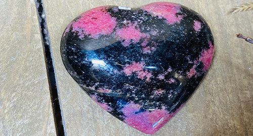 The Healing Properties of Rhodonite: How This Crystal Can Help You Find Love