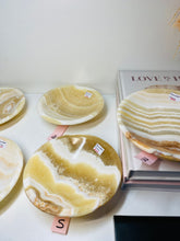 Load image into Gallery viewer, Banded Onyx bowls