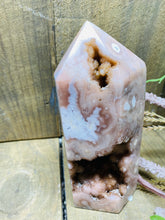 Load image into Gallery viewer, Flower Agate tower obelisk