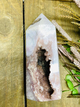 Load image into Gallery viewer, Flower Agate tower obelisk
