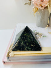 Load image into Gallery viewer, Kambaba Jasper Pyramid / paper weight