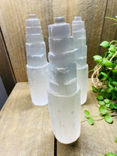 Load image into Gallery viewer, Large Selenite tower
