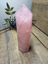 Load image into Gallery viewer, Rose Quartz tower