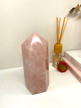 Load image into Gallery viewer, Rose Quartz tower