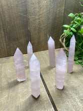 Load image into Gallery viewer, Rose Quartz single point towers