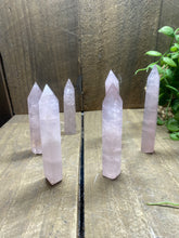 Load image into Gallery viewer, Rose Quartz single point towers
