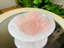 Load image into Gallery viewer, Oval Selenite trinket bowl with rough Rose Quartz (4 pieces)