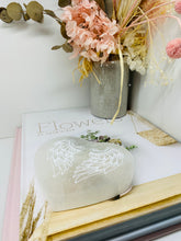 Load image into Gallery viewer, Selenite love heart disc and charging disc