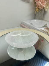 Load image into Gallery viewer, Selenite trinket bowl