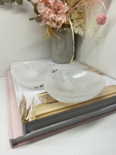 Load image into Gallery viewer, Selenite trinket bowl