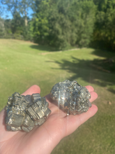 Load image into Gallery viewer, Small Pyrite cube cluster