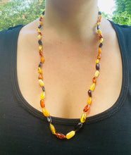 Load image into Gallery viewer, Amber bead necklace