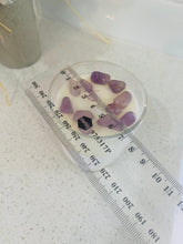 Load image into Gallery viewer, Medium Amethyst natural soy Candle - Medium size (180g)