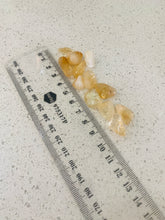 Load image into Gallery viewer, Medium Citrine natural soy Candle - Medium size (180g)