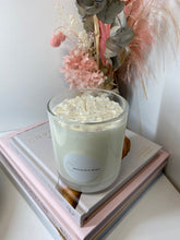 Load image into Gallery viewer, Large Clear Quartz natural soy Candle - Large candle size (285g)