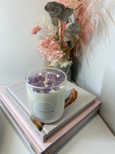 Load image into Gallery viewer, Medium Amethyst natural soy Candle - Medium size (180g)