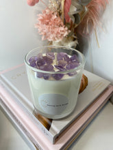 Load image into Gallery viewer, Medium Amethyst natural soy Candle - Medium size (180g)