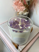 Load image into Gallery viewer, Medium Amethyst natural soy Candle - Medium size (180g)