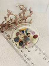 Load image into Gallery viewer, Medium Mixed tumbled stones natural soy Candle - Medium size (180g)