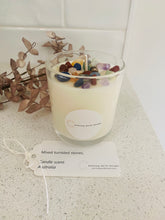Load image into Gallery viewer, Medium Mixed tumbled stones natural soy Candle - Medium size (180g)