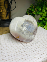 Load image into Gallery viewer, Natural Agate Geode heart with Quartz crystals inside