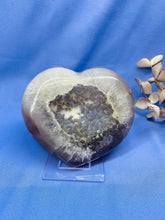 Load image into Gallery viewer, Natural Agate Geode heart with Quartz crystals inside