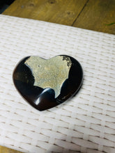 Load image into Gallery viewer, Natural Agate Geode heart with Quartz crystals inside