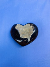 Load image into Gallery viewer, Natural Agate Geode heart with Quartz crystals inside
