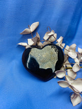 Load image into Gallery viewer, Natural Agate Geode heart with Quartz crystals inside