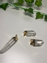Load image into Gallery viewer, Natural Quartz crystal point pendant with Gold Electroplating