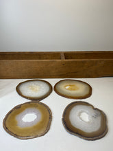 Load image into Gallery viewer, Set of 4 Natural polished Agate Slice drink coasters 01