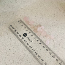 Load image into Gallery viewer, Medium Rose Quartz natural soy Candle - Medium size (180g)