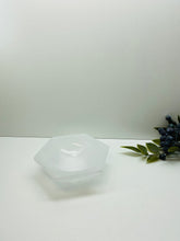 Load image into Gallery viewer, Selenite trinket bowl