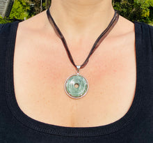 Load image into Gallery viewer, Seraphinite pendant set in sterling silver - necklace