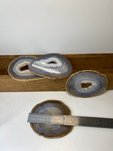 Load image into Gallery viewer, Set of 4 Natural polished Agate Slice drink coasters 06
