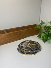 Load image into Gallery viewer, Set of 4 Natural polished Agate Slice drink coasters with Gold Electroplating around the edges 08