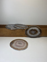 Load image into Gallery viewer, Set of 4 Natural polished Agate Slice drink coasters with Silver Electroplating around the edges 01