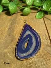 Load image into Gallery viewer, Purple Agate pendant with Gold Electroplating - necklace
