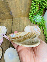 Load image into Gallery viewer, Banded Onyx heart shaped bowls