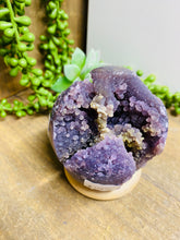 Load image into Gallery viewer, Grape Agate Sphere