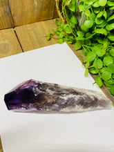 Load image into Gallery viewer, High quality Amethyst point