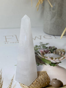 Mangano Calcite Tower Obelisk