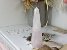 Load image into Gallery viewer, Mangano Calcite Tower Obelisk