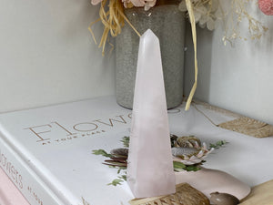 Mangano Calcite Tower Obelisk