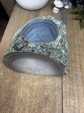 Load image into Gallery viewer, Natural Agate Tea Light Candle Holder – Crystal Home Décor &amp; Gift
