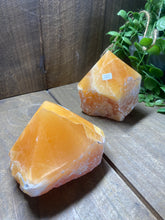 Load image into Gallery viewer, Orange Calcite semi polished points