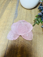 Load image into Gallery viewer, Rose Quartz hand carved flower