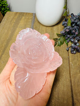 Load image into Gallery viewer, Rose Quartz hand carved flower