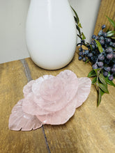 Load image into Gallery viewer, Rose Quartz hand carved flower
